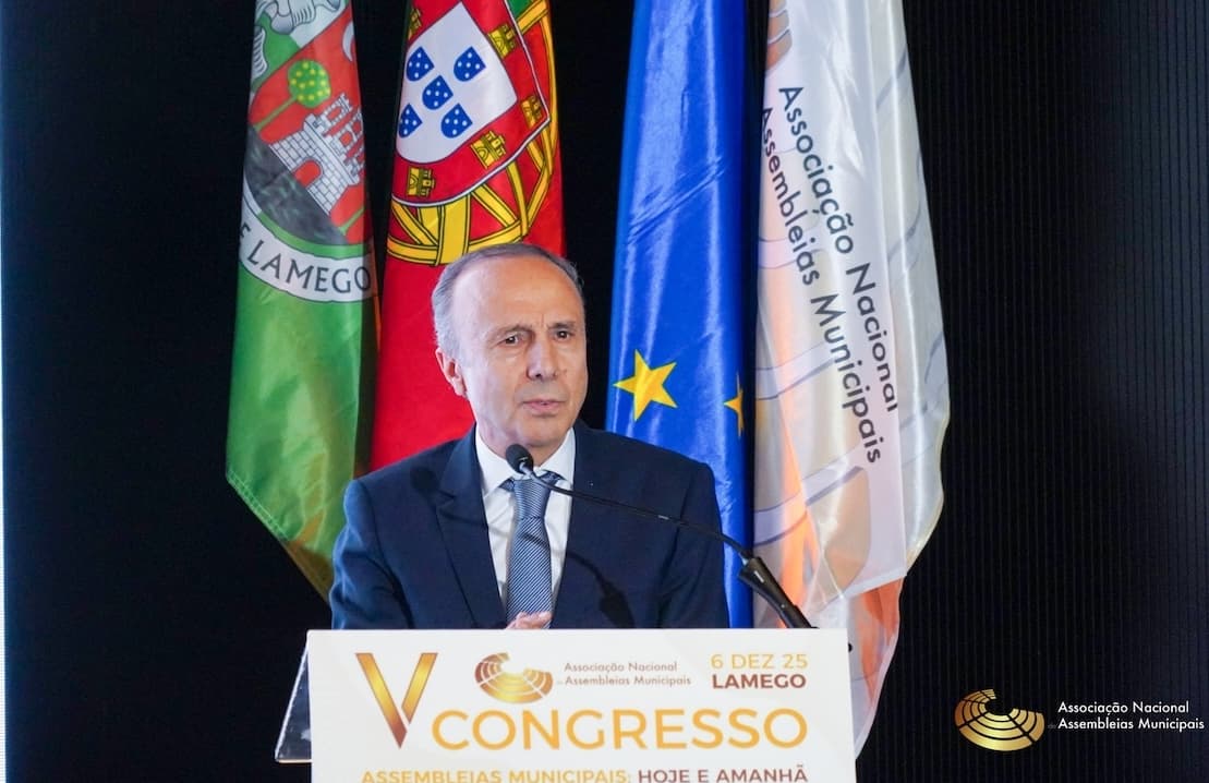 Jovens no Centro da Democracia: Portugal Cria Assembleias Municipais Jovens