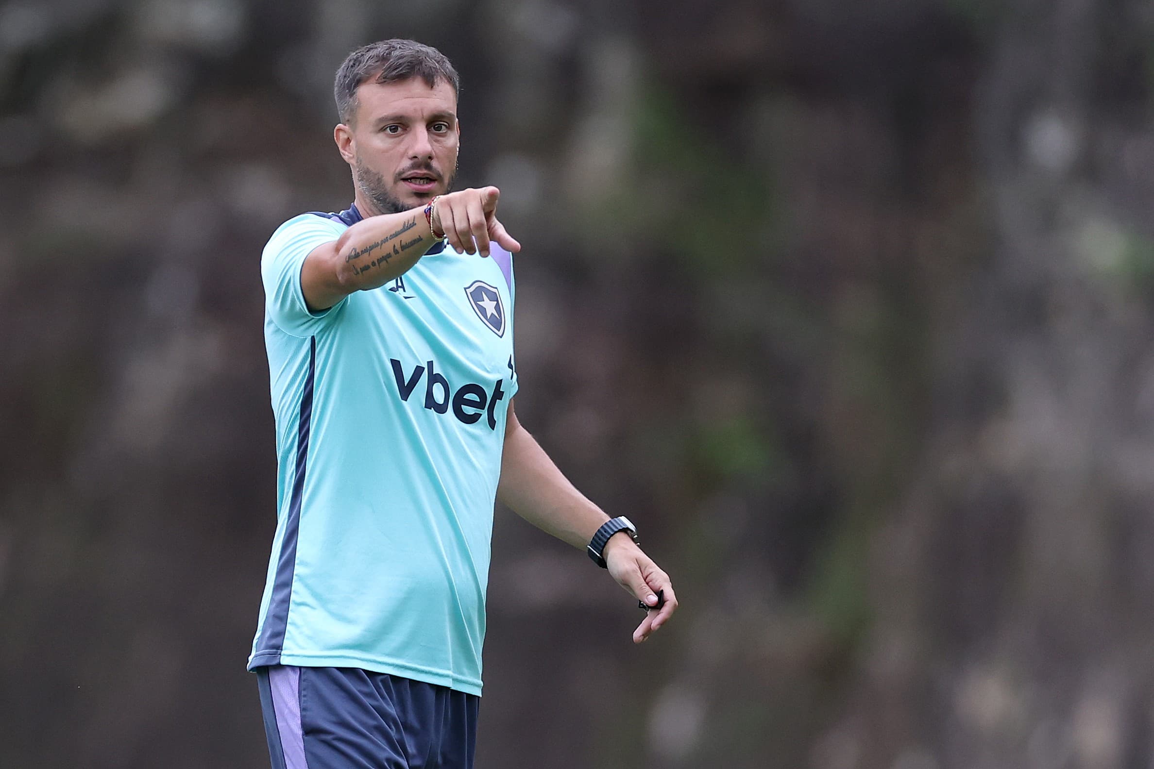 Botafogo: Inovação tática e gestão de mudanças no futebol