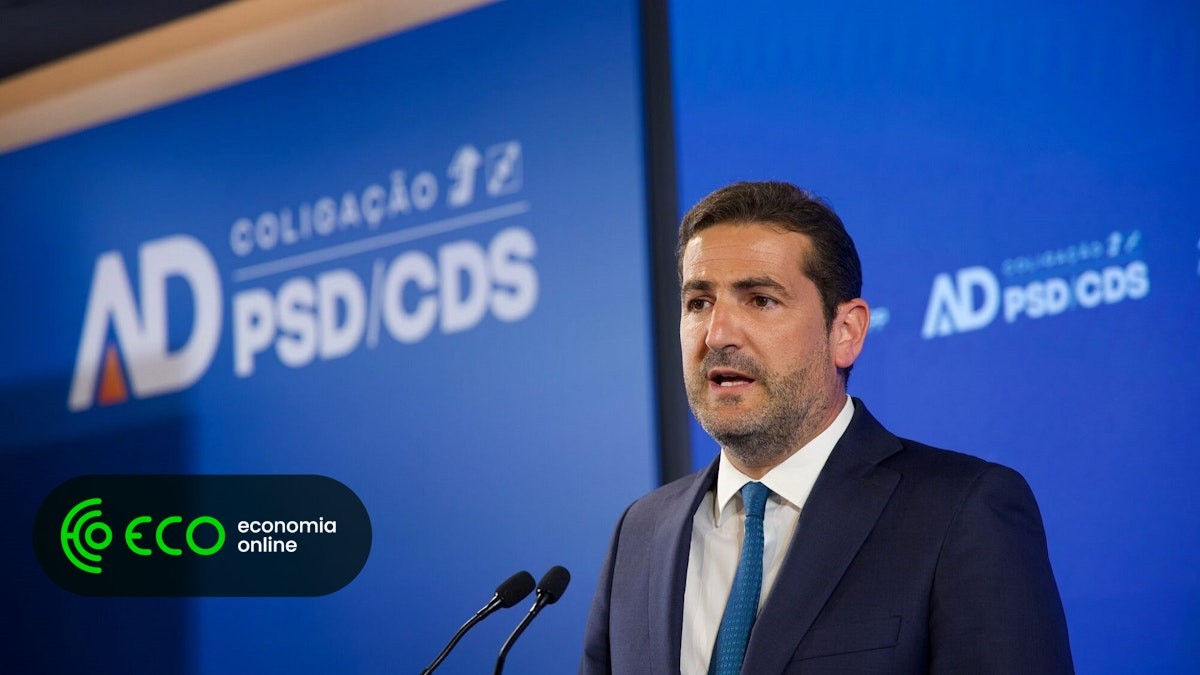 Moção de censura do Chega é “ridícula” e visa “derrubar o Governo”, diz Hugo Soares